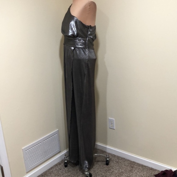 Likely Chandler Formal Maxi Dress Gown Size 8 Silver Pleated One Shoulder - Picture 5 of 12